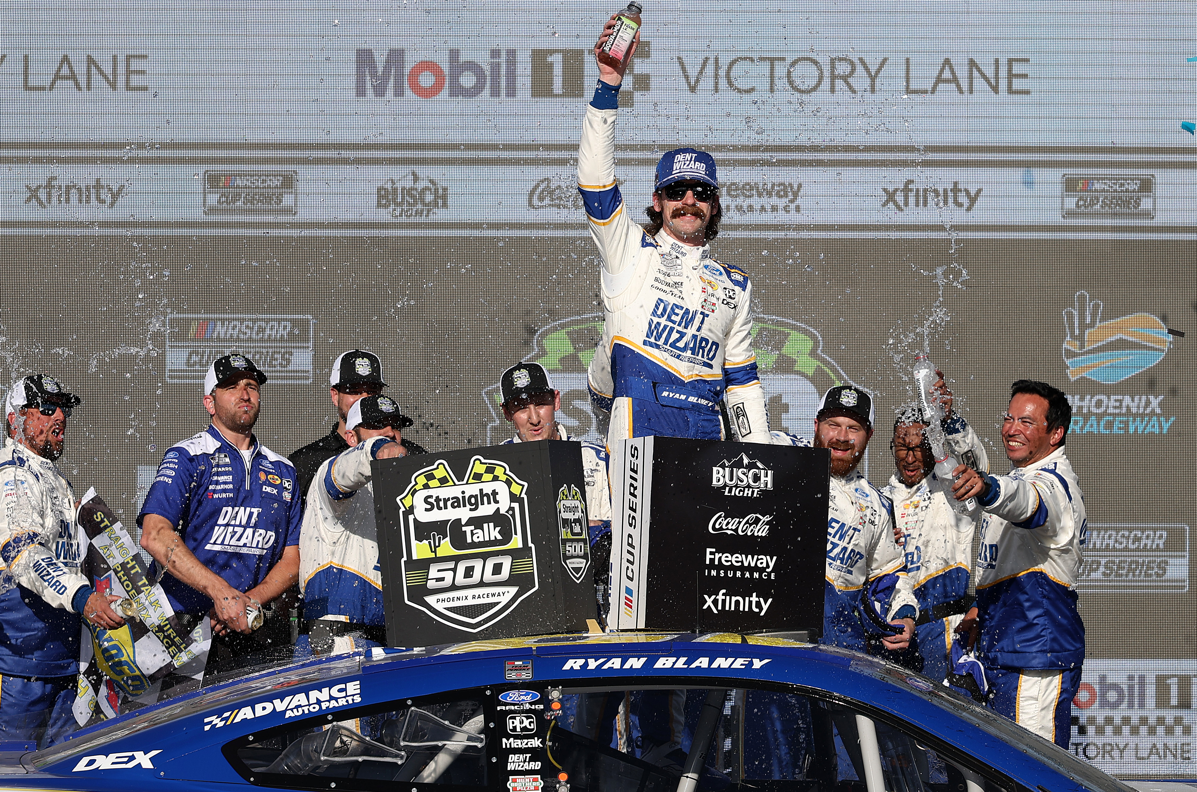 Finish Line Radio 2.5 – Blaney overcomes wild day to win at Phoenix