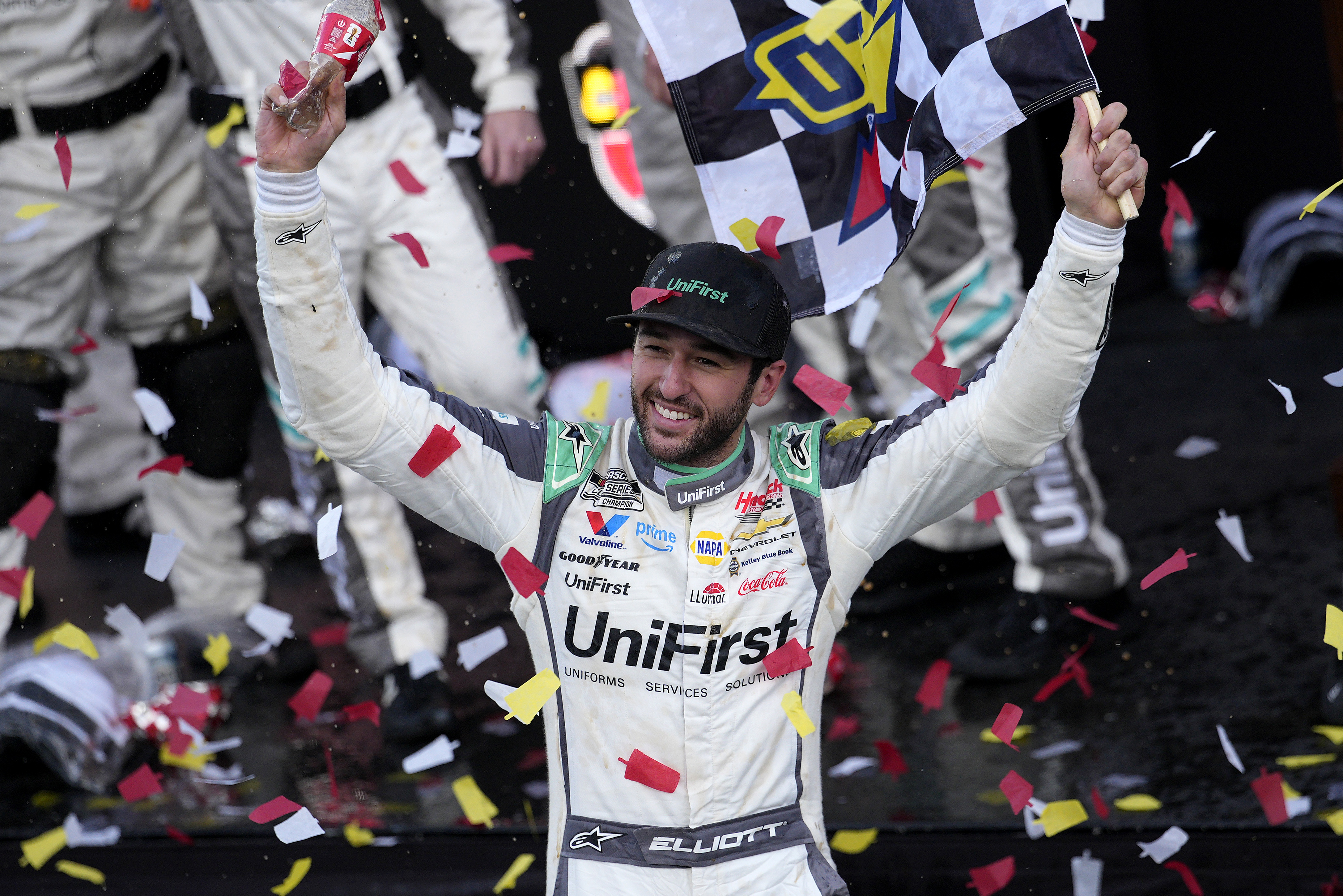 Finish Line Radio 2.8 – Chase Elliott finds a way at Martinsville